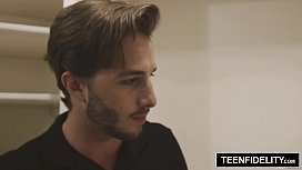 Bucetas se esfregando na pica dotada