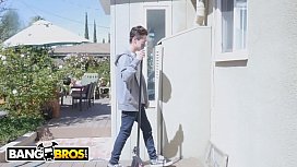 Cdzinha coroa gostosa em videos boa foda com novinho