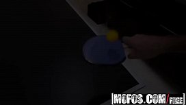Novinha se masturbando e dando o cuzinho em videos amadoras
