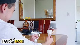 Strapon sexo free comendo a titia gostosa nua
