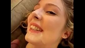 Amigas taradas levando belas gozadas na cara